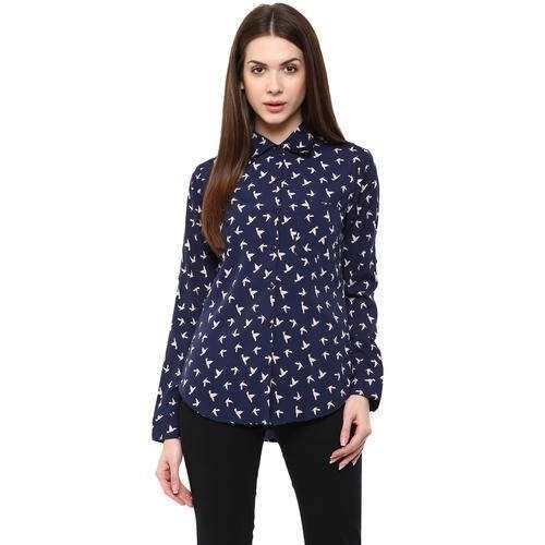 Woman wearing a navy printed full-sleeve shirt